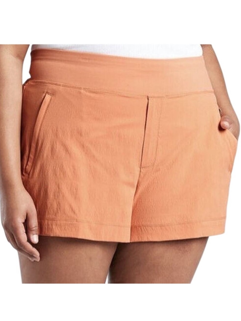 Women’s Athleta Trekkie North Shorts in Dusty Apricot - Size 14